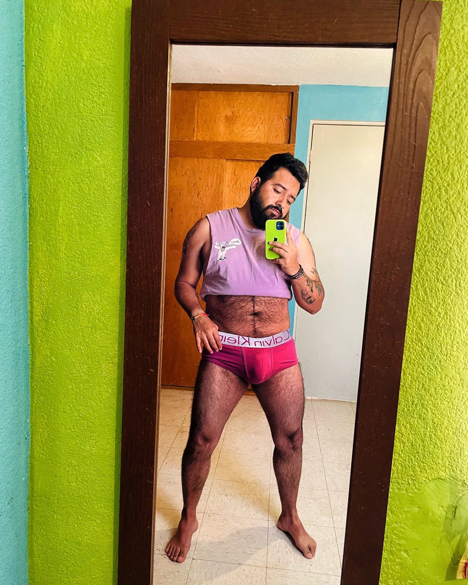 LuisSiat's tweet photo. Miércoles 🌸💕✌🏻 #Hairyguy https://t.co/VcPmEijWDj
