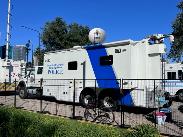 HSIChicago's tweet image. @HSIChicago Special Response Team personnel along with crew members from @CBPAMORegDirN kept watch from the air while our agents, analysts, and officers w/ support from @HSIDETROIT helped safeguard the 2022 #ChicagoMarathon last weekend. #ServingAndProtecting @HSI_HQ