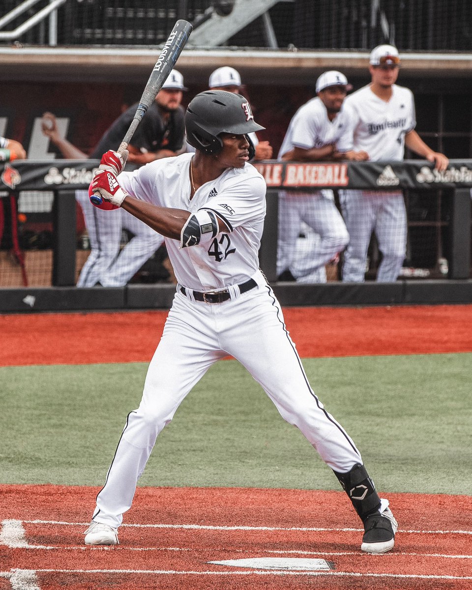 LouisvilleBSB's tweet photo. A visit to the trees. 

🚀 105 mph
📐 24°
⚾️ 425 ft

#GoCards | @EddieKingJr17 https://t.co/217j131S71