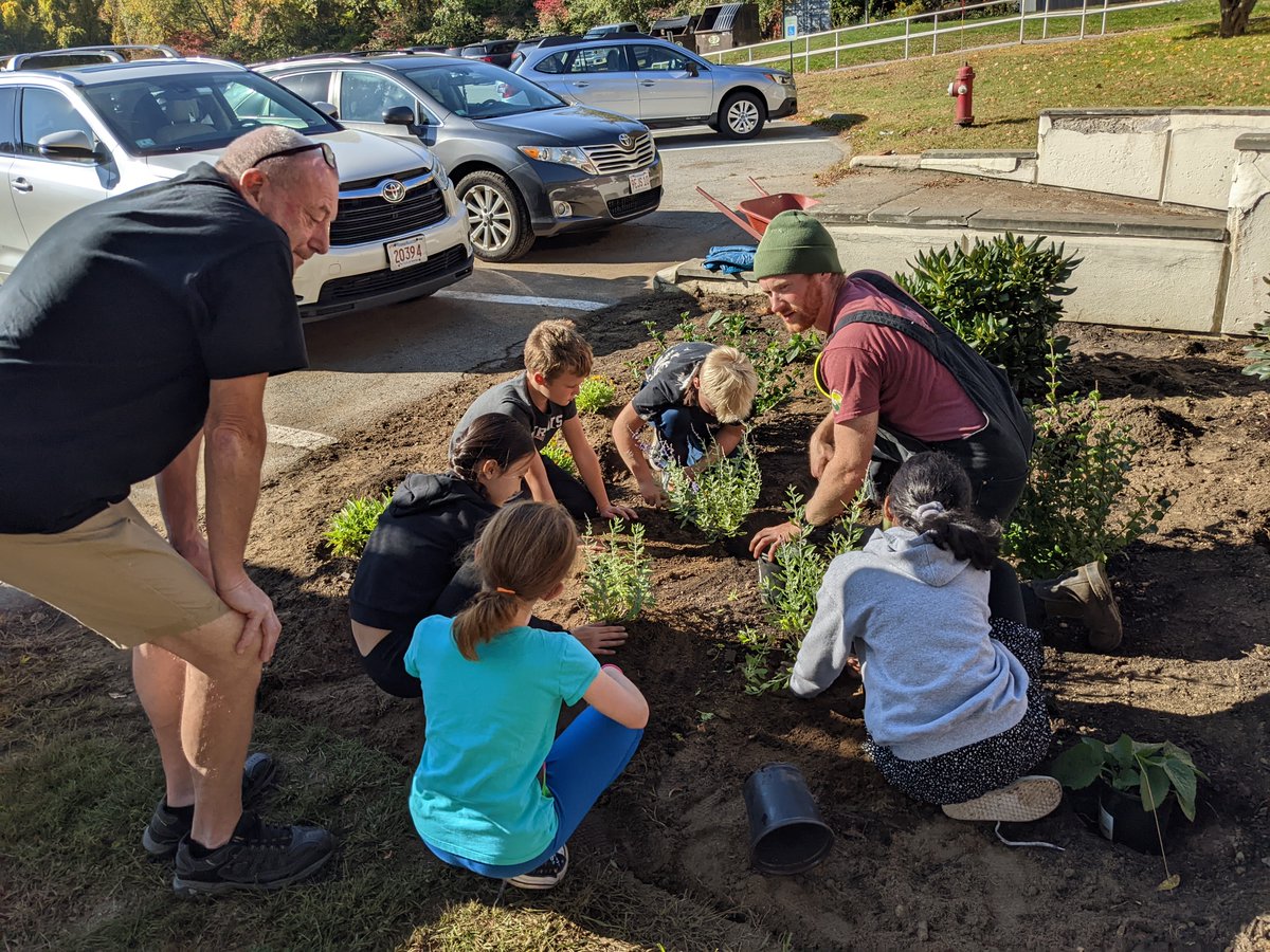 Wayland_LS's tweet photo. Today, 3rd and 5th Graders demonstrated leadership and teamwork in helping plant in our Memorial Garden in honor of William. #LokerPRIDE https://t.co/uemI8KF3r7