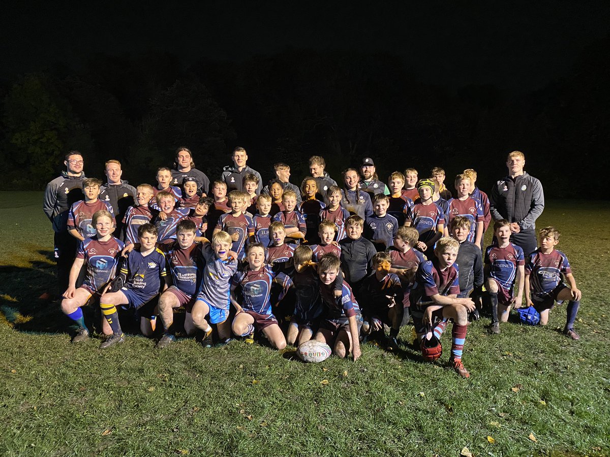 What a superb experience tonight for our u10s and u11s players when 8 <a href="/Irelandrl/">Rugby League Ireland</a> @RLWC2021 players came and joined in with their training sessions.  Good luck ☘️ and thank you from everyone at our club.