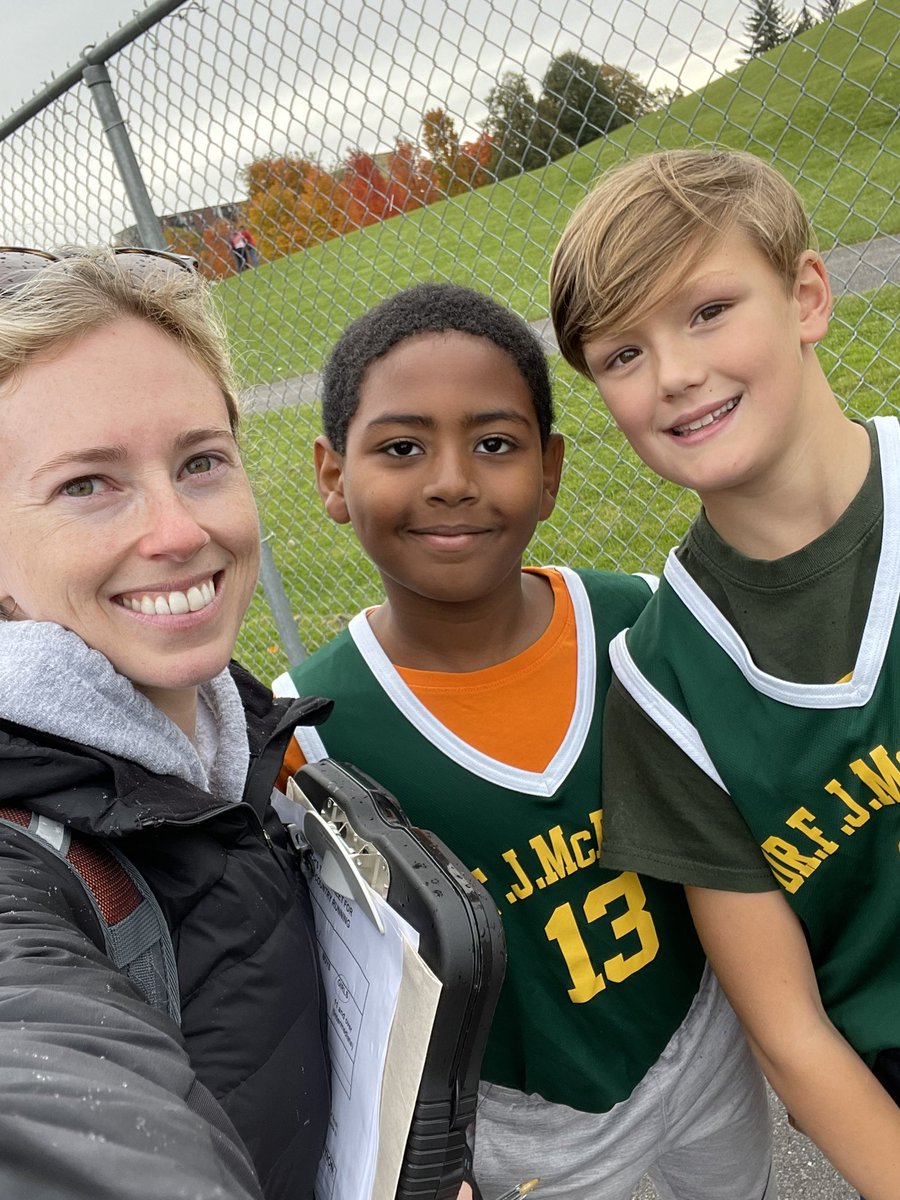 MrsAMacLeod's tweet photo. We had such a great day at the Cross Country Meet (West) today! THANK YOU to all the organizers and students from @FrankRyanOCSB. I was a very proud coach today 💚💛@FJMcDonaldOCSB https://t.co/loQ5j0edUX