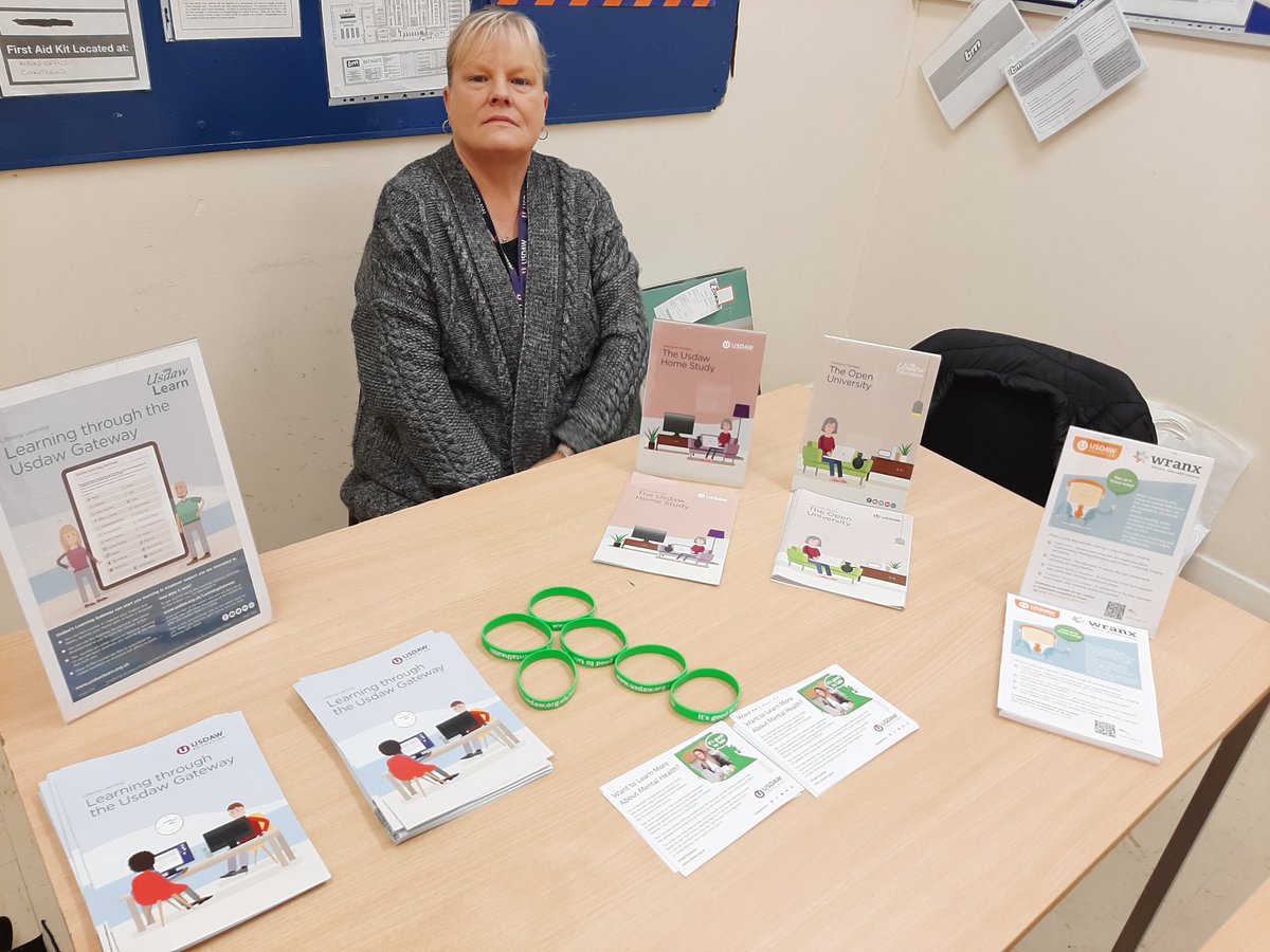 CarolineBG413's tweet photo. 2 days of learning campaigns! 📚 B&amp;M Bathgate &amp; B&amp;M Linlithgow! Great engagement from colleagues! Thank you to both ULR's Laurie and Lillias 👏 @PatrickL1888 @tracygilbert72 @UsdawUnion @UsdawScotland @UsdawLearn https://t.co/htWcDtGkvg
