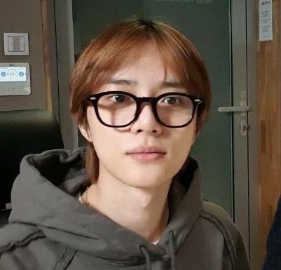 foremoline's tweet photo. Glasses https://t.co/03QHZJSqFd