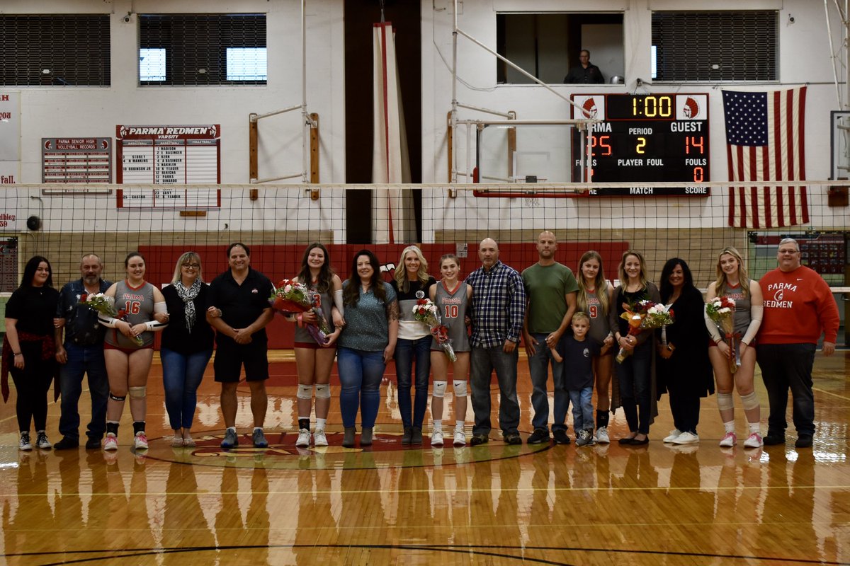 VbPsh's tweet photo. On Monday, we celebrated the class of ‘23 on Senior Night. Thank you to Morgan, Kaylah, Alyssa, Sophie and Emma for your contributions to Parma Redmen volleyball! A Big Thank you to the parents who helped us make Senior night special for the girls! #Classof23❤️ https://t.co/IyyFpiLmtJ