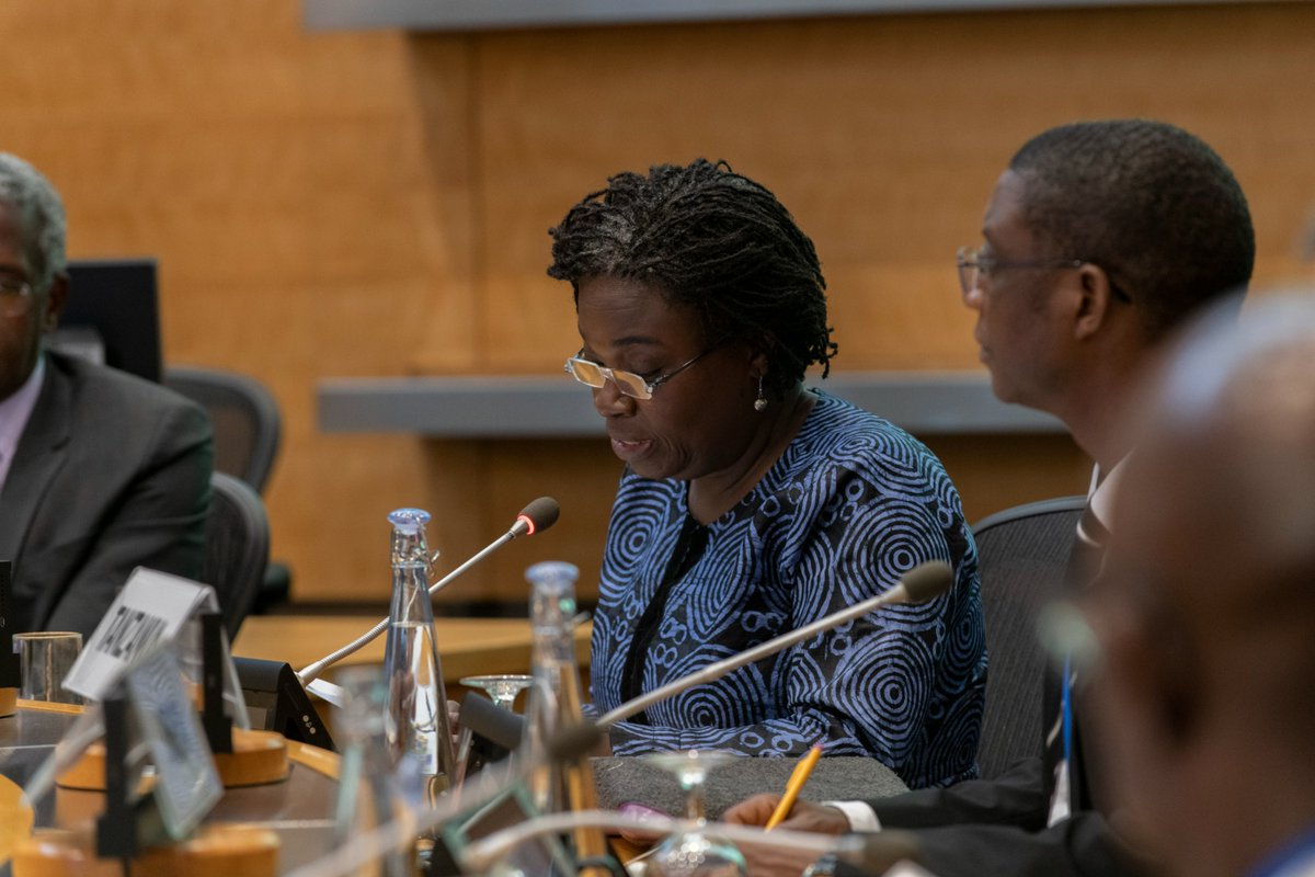 WorldBankAfrica's tweet photo. 🧵 THREAD | 1/5 

@WorldBank-@IMFNews Annual Meetings Recap: Building Resilience and Closing the Gaps on Fertilizer Access and Use in #Africa

Ministers, industry leaders, CSOs, and dev partners discussed how to tackle rising food and #fertilizer prices.

#ResilientFuture https://t.co/tDXcUHrczA