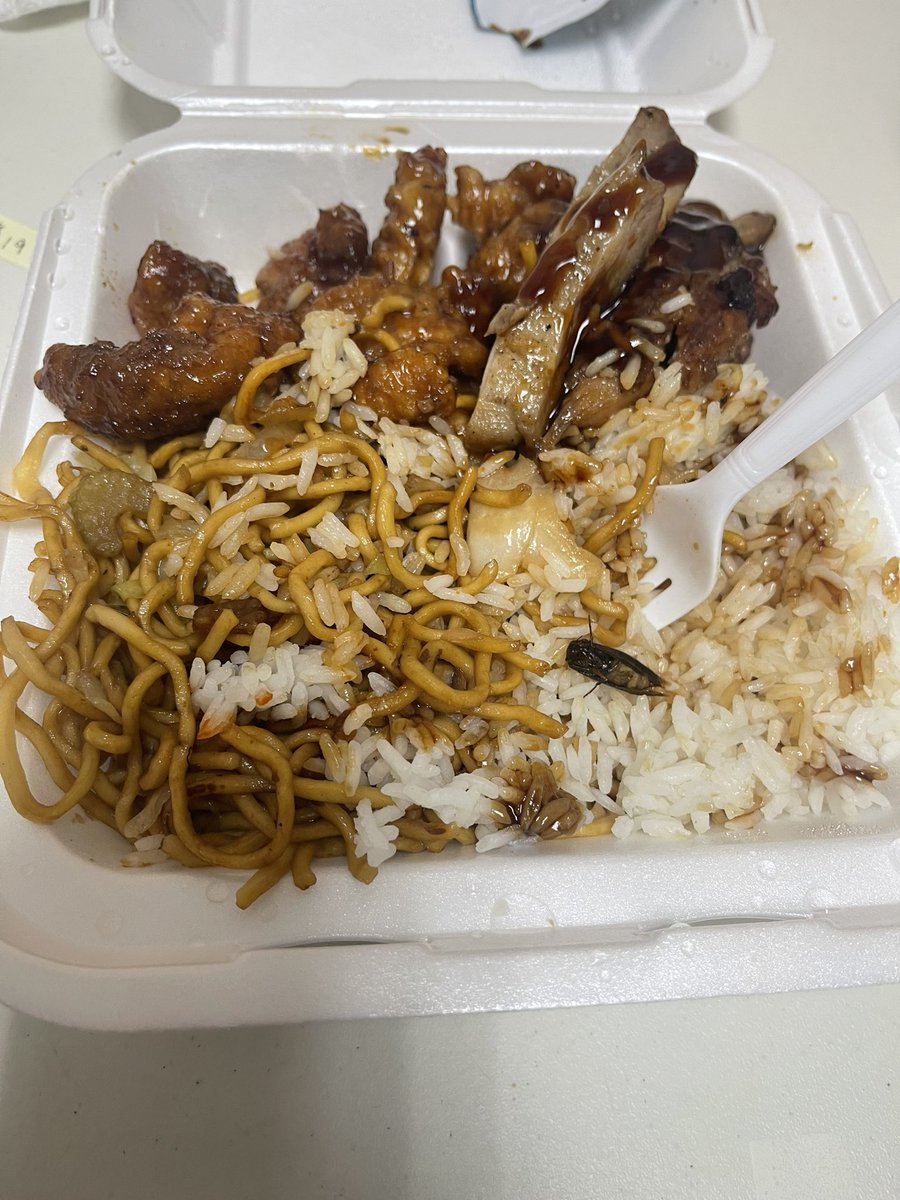 _brennditaaa's tweet photo. After it happened to me the first time, it took me a while to trust @panda and then it happens again ?!! I’m sick to my stomach!! I’m so done spending my money there!! Super unsanitary!! https://t.co/r4j8d5EFMg