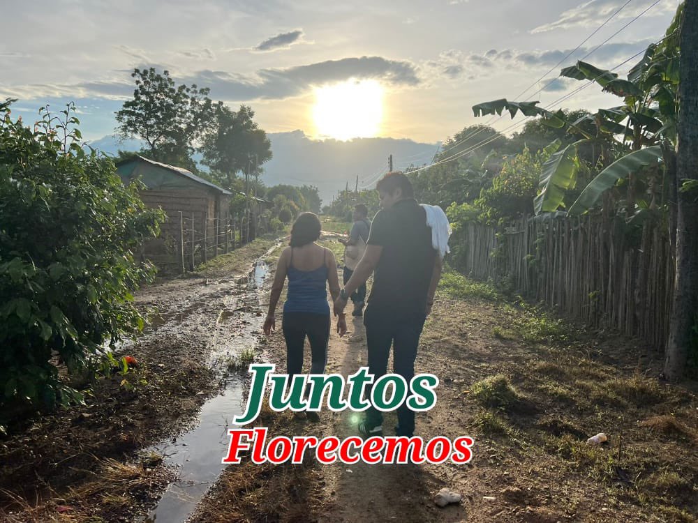 JhonFlorezJim's tweet photo. Continúo acompañando a los compesin@s en el día a día, en sus actividades y en su unidad productiva en el campo. Son todos y todas unos berracos trabajando por el bien común de su familia y de la sociedad censarense. El campo es vida y deber una pontencia agroindustrial. https://t.co/H8XB9TrSMD