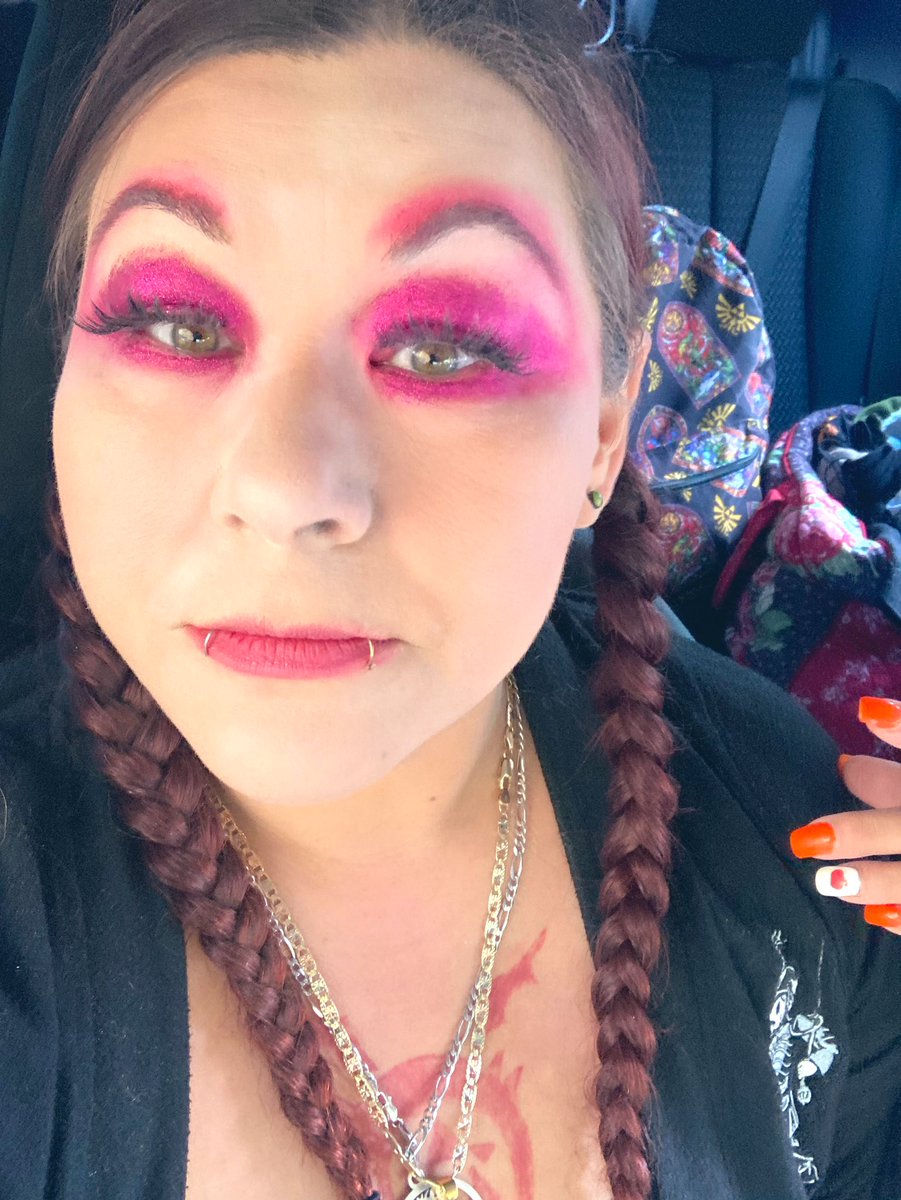 rockhero2013_a's tweet photo. Just got to the hotel room tried to take a dab and the smoke detector went off #Aye know I have to pick out a outfit red and black green and plaid or white and black I super excited for the my chemical romance 💝 #LosAngeles #2whoops #ecited #MCL #California https://t.co/GMSaS75XpT