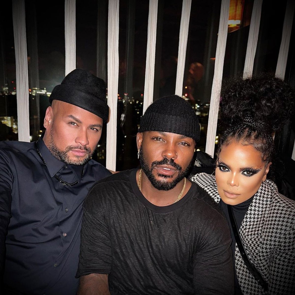 JanetJackson's tweet photo. .@McQueen after party 💖 https://t.co/JhL8y2LUEg