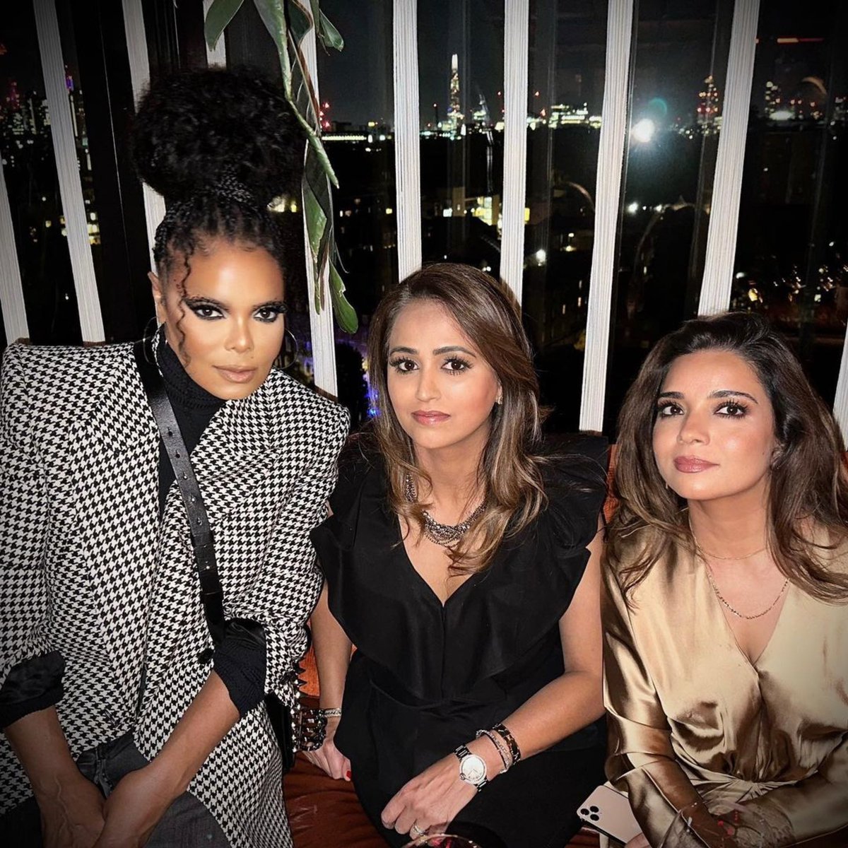 JanetJackson's tweet photo. .@McQueen after party 💖 https://t.co/JhL8y2LUEg