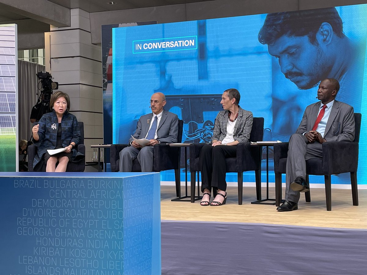 DCMaggie's tweet photo. Digital skills are easier to learn online. More women are taking advantage of online learning says Betty Vandenbosch of @coursera at @WorldBank Annual Meetings #EndLearningPoverty https://t.co/C6RilPpPwb