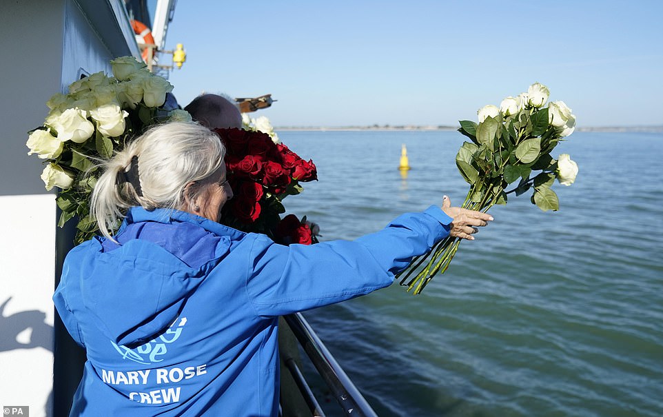 BSACdivers's tweet photo. 🌹 It's been 40 years since the hull of the Mary Rose was lifted to the surface in 1982.

🌊 Yesterday, 500 roses were cast into the water above the wreck site, to commemorate the lives of the 500 men who died during the ship's sinking &amp; the 500 divers who helped in her recovery. https://t.co/1CJegR6BJz