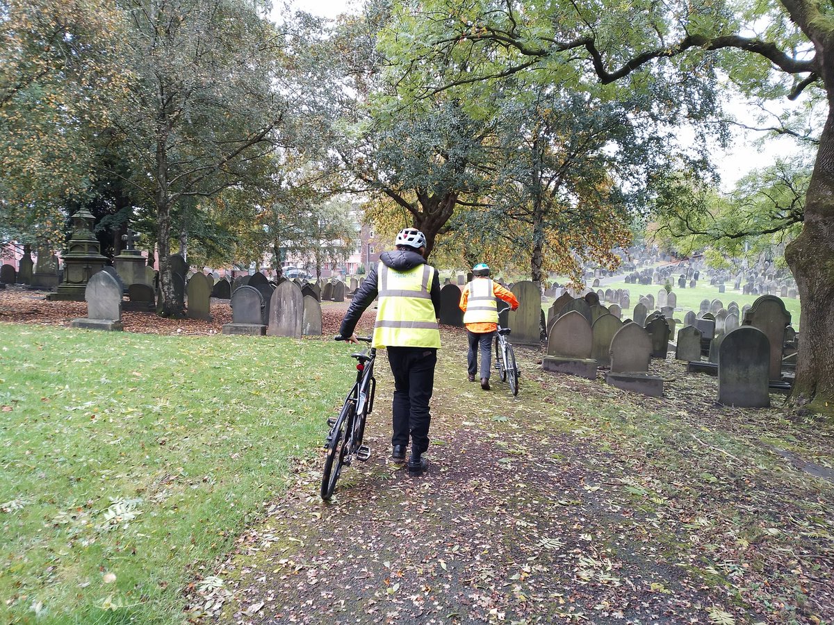 CyclingMoston's tweet photo. Queen's park in #Harpurhey and the adjacent cemetery is full of amazing stories and history that we discovered on #guidedride today with our own local #historian Phil 🤓🚴🏻‍♂️🚴🏾‍♀️

#beeactive #bigbikerevival #harpurheymostonbikelibrary #queenspark #Harpurheycemetary #route60 #sustrans https://t.co/9hV7aobPlD