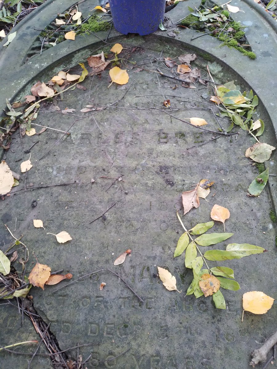 CyclingMoston's tweet photo. Queen's park in #Harpurhey and the adjacent cemetery is full of amazing stories and history that we discovered on #guidedride today with our own local #historian Phil 🤓🚴🏻‍♂️🚴🏾‍♀️

#beeactive #bigbikerevival #harpurheymostonbikelibrary #queenspark #Harpurheycemetary #route60 #sustrans https://t.co/9hV7aobPlD