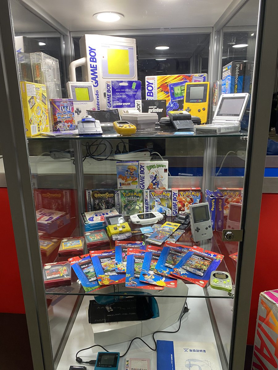 Last week was a joy presenting on my passion for teaching with mini Melbourne in minecraft at ACMI Games for Change teacher summit.  Topped off with a trip to pax2022 to immerse in old school games and new! #gamesineducation #paxaus2022 #minecrafteducation #minimelbourne