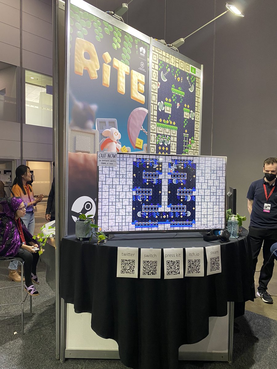 ingrid_noack's tweet photo. Last week was a joy presenting on my passion for teaching with mini Melbourne in minecraft at ACMI Games for Change teacher summit.  Topped off with a trip to pax2022 to immerse in old school games and new! #gamesineducation #paxaus2022 #minecrafteducation #minimelbourne https://t.co/vDeZRcSezr