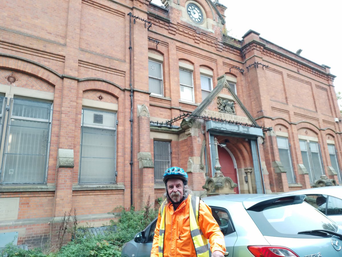 CyclingMoston's tweet photo. Queen's park in #Harpurhey and the adjacent cemetery is full of amazing stories and history that we discovered on #guidedride today with our own local #historian Phil 🤓🚴🏻‍♂️🚴🏾‍♀️

#beeactive #bigbikerevival #harpurheymostonbikelibrary #queenspark #Harpurheycemetary #route60 #sustrans https://t.co/9hV7aobPlD