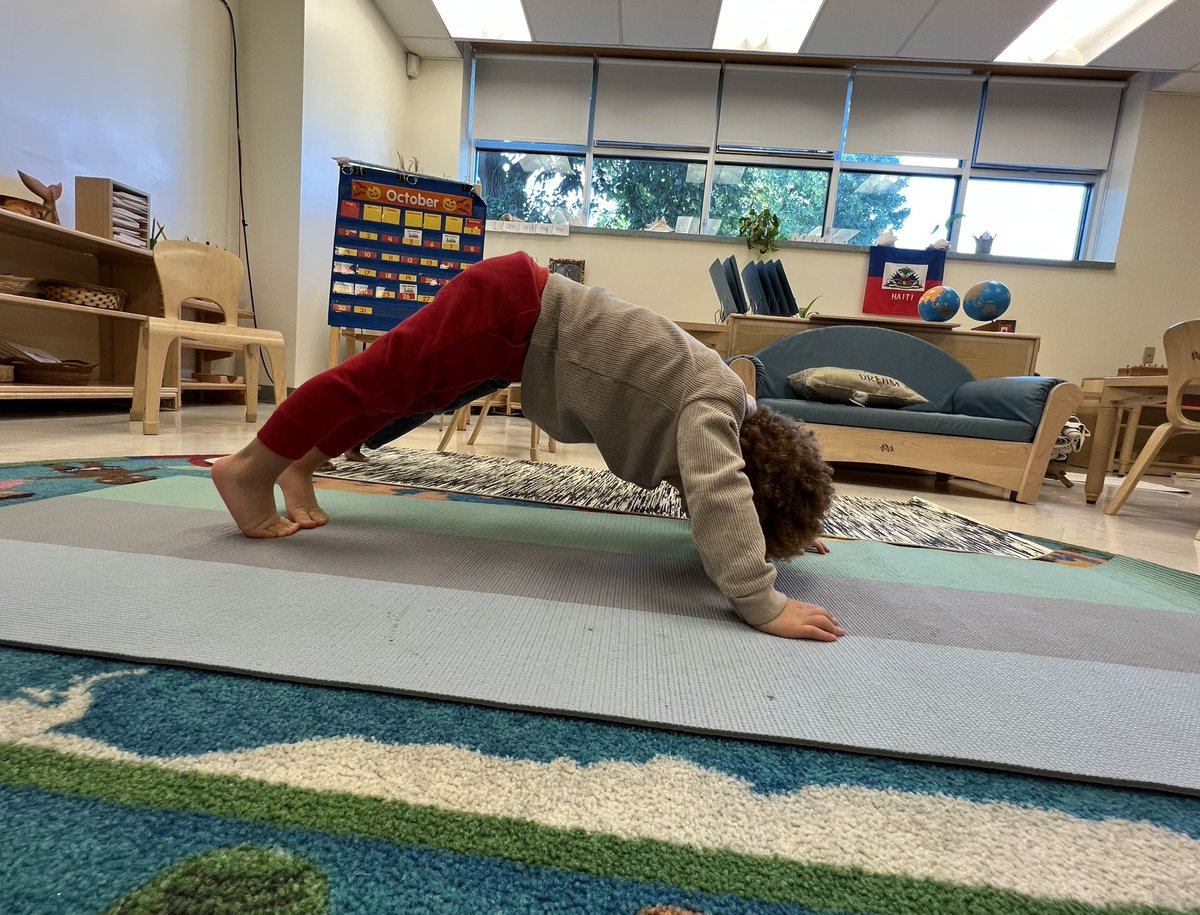 A little yoga in the morning is good for the body and soul.🧘🏽‍♂️❤️