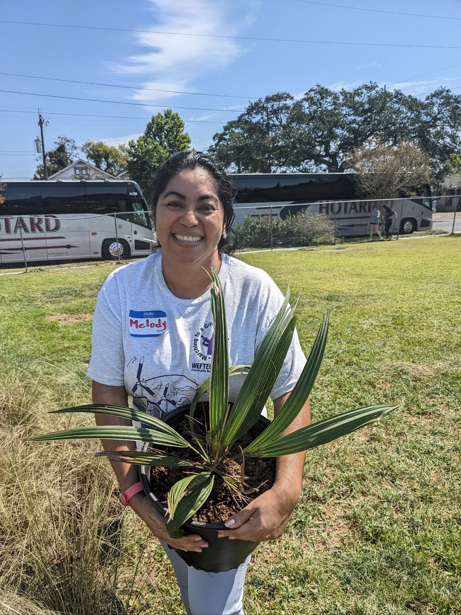 Black & Veatch Water (@bvwater) on Twitter photo We're always game for a #WEFTEC service project. 👇
Over the weekend, #employeeowners in attendance headed to a local high school to transform its entryway into a welcoming green space that will provide better #stormwater management ✨
<a href="/WEForg/">Water Environment Federation</a> We're always game for a #WEFTEC service project. 👇
Over the weekend, #employeeowners in attendance headed to a local high school to transform its entryway into a welcoming green space that will provide better #stormwater management ✨
<a href="/WEForg/">Water Environment Federation</a>