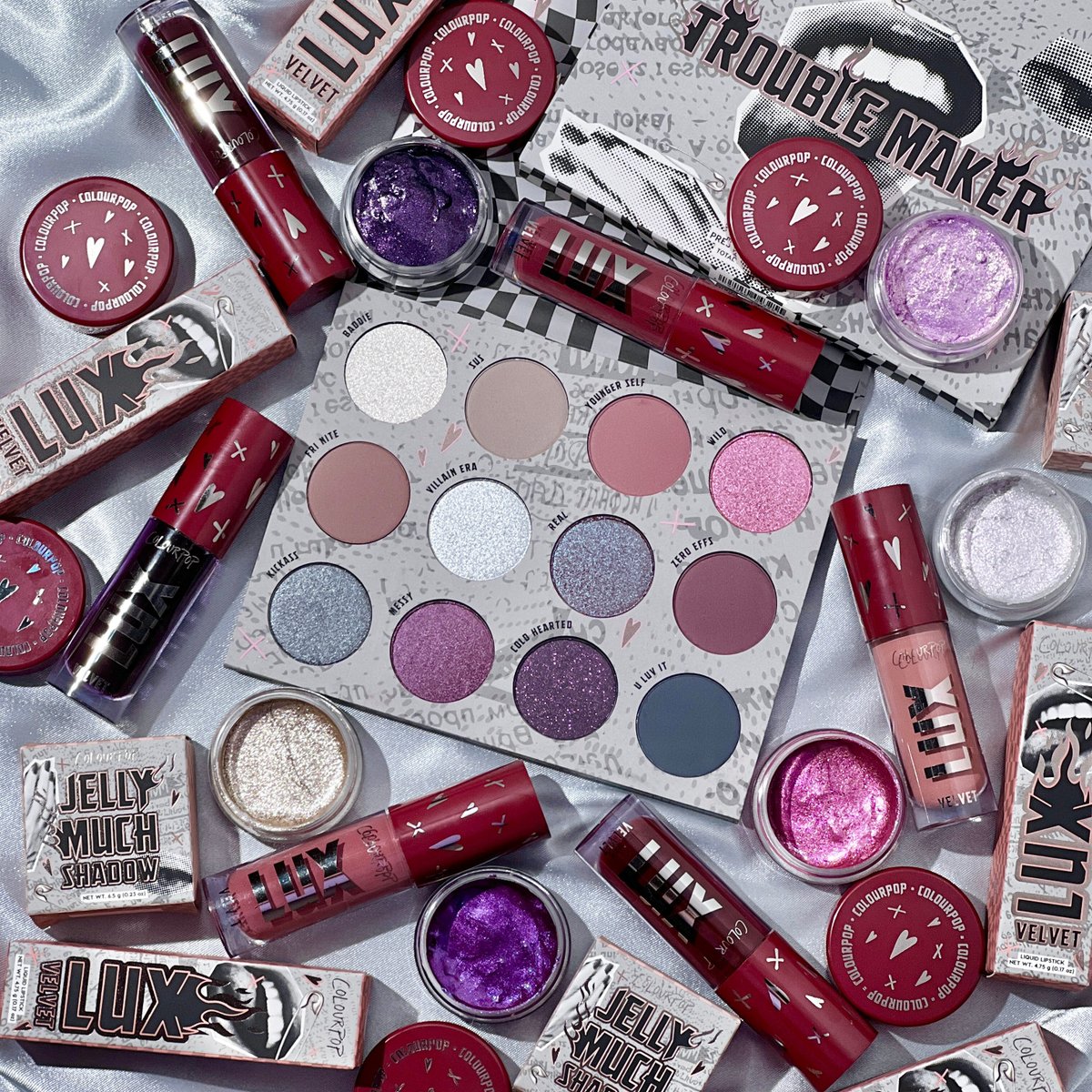 ColourPopCo's tweet image. #GIVEAWAY ✨ Let's start a riot!! ⛓🖤 5 lucky winners will receive the FULL Trouble Maker Collection to create their best 2010 grungy looks. ☠️🥀

HOW TO ENTER:
⬛ Follow us @colourpopco
⬜ Like &amp;amp; RT
⬛ Reply w/ 🖤