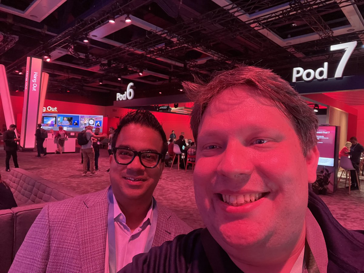 Ra_Koellner's tweet photo. #msignite We are here to help you! 

@mayank1980 #Frontline Worker 
Red Area Expert Meeup #MicrosoftTeams https://t.co/VnEDh2OhwD