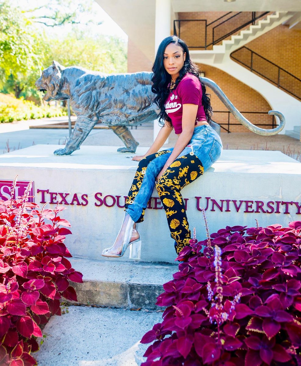 JMedia_'s tweet photo. Now that’s how you end with a bang! Thank you @TexasSouthern for the love during our last HBCU tour stop at Texas Southern University. Tiger Nation really left their imprint 🐾 🙌🏽 #TSU #HBCU https://t.co/w4OIs1BhIn