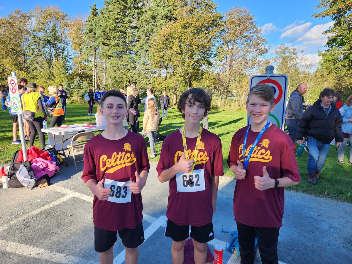 Awesome job today by our Cross Country @BRJH_Celtics who competed in the SSNL quailifier. Sam Organ finished 2nd, George Parmiter finished 3rd and Jack Coady finished 4th in the Jr boys division. One proud coach! #BRJHCelticpride #BRJHAthletics