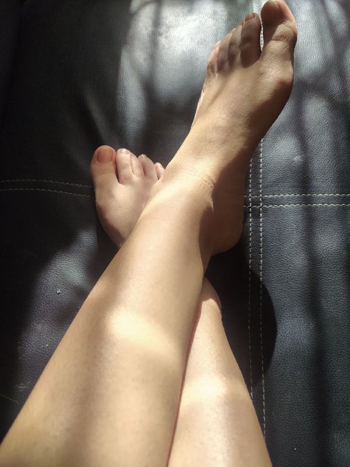 Hi everyone! From this side there is still sunshine. And there? #sunshine #models #afternoon #annvicious<a href="/tag/models"class="tags"><span>#models</span></a><a href="/tag/sunshine"class="tags"><span>#sunshine</span></a><a href="/tag/afternoon"class="tags"><span>#afternoon</span></a><a href="/tag/annvicious"class="tags"><span>#annvicious</span></a>