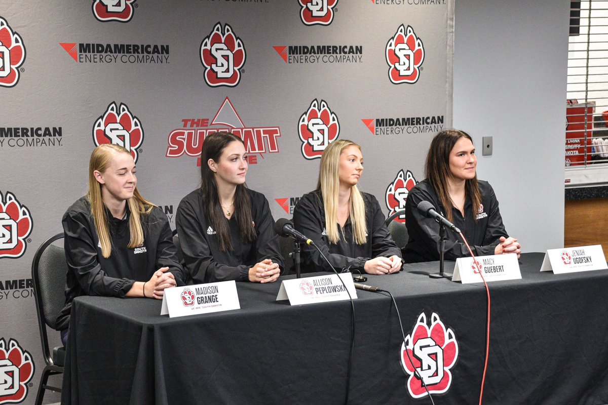 SDCoyotesWBB's tweet photo. Media day flicks. 📸

#GoYotes x #WeAreSouthDakota 🐾 https://t.co/9bGjJMwDUi