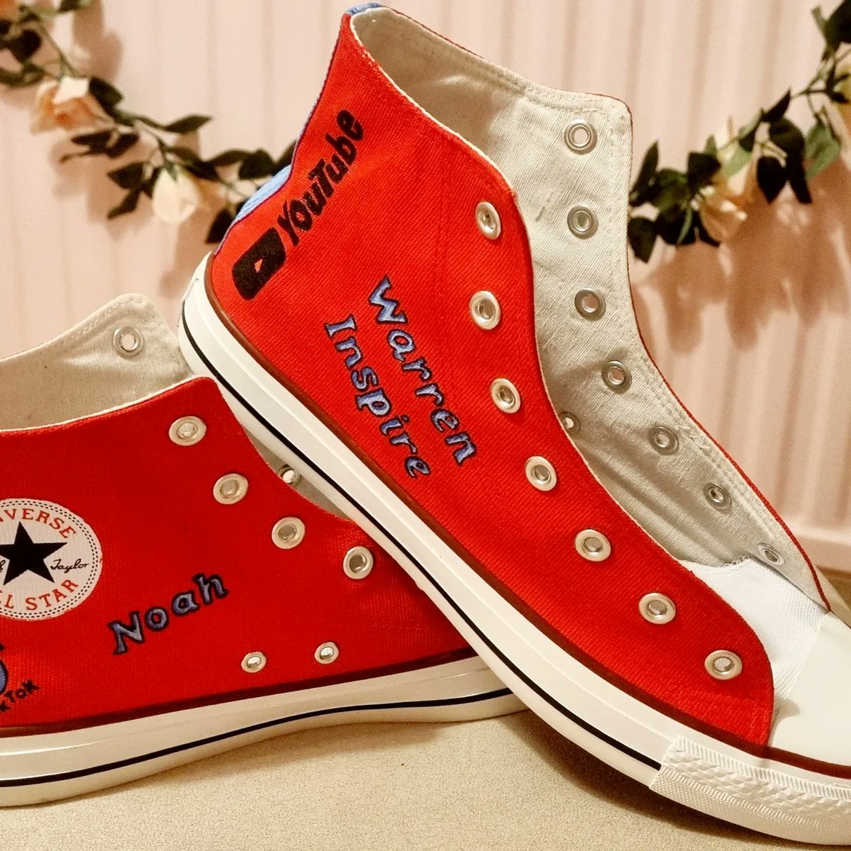 SamPieroux's tweet image. Custom youtuber converse 
High tops
#handpaintedanddrawnbyme