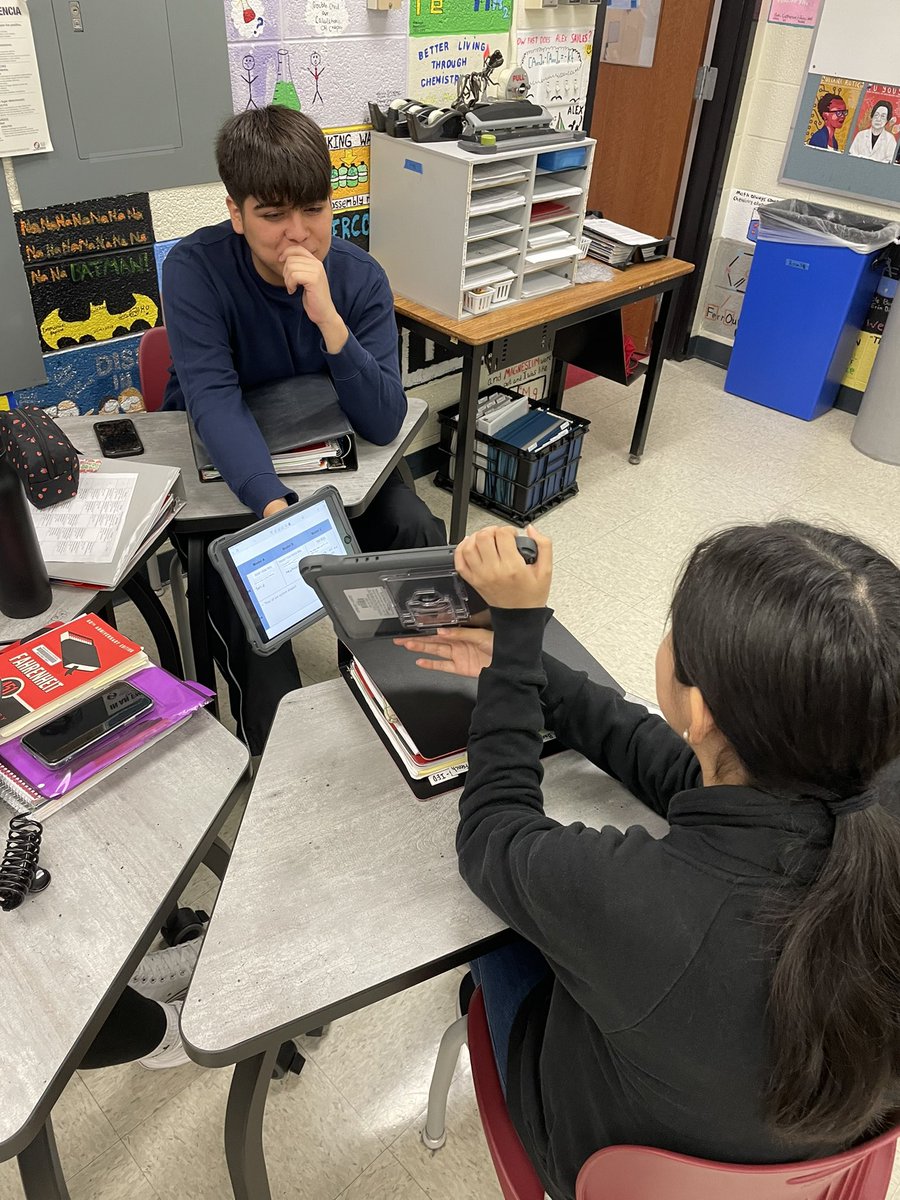 MrPropson's tweet photo. Evaluating similarities and differences of atomic models!
1) Partner inquiry 🧐
2) Small group share-out 🗣 
3) Candy (not pictured) because we had 8AM cravings 🍬 https://t.co/RhbvFKVlG9