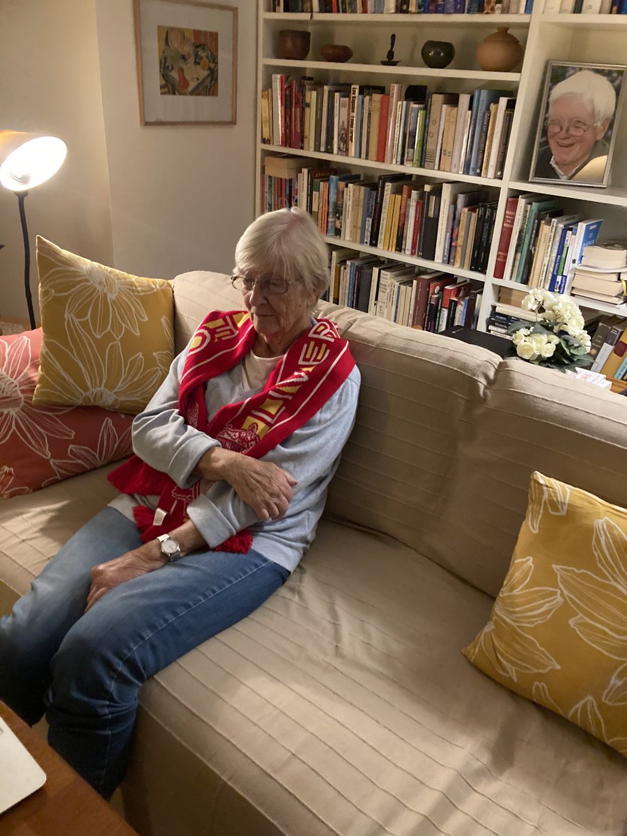 My grandma is slowly turning into a LFC supporter, so tonight I’ve played her Sim Señor to celebrate our win🎶