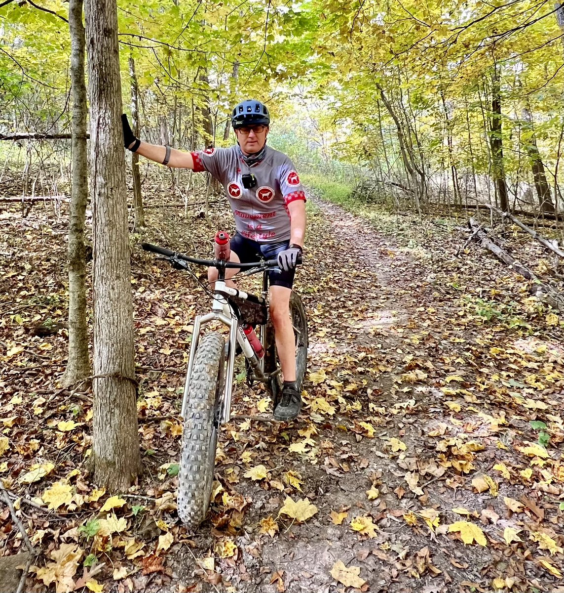 reutebh's tweet photo. Is there a better season for biking than the fall? #movementisalifestyle #getonyourbikeandride #fatbikelife https://t.co/sgsfgRAXy8
