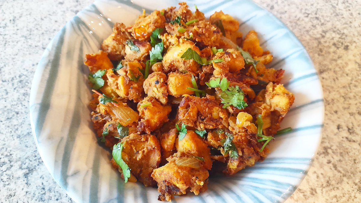 Raw banana dry roast😋 
Recipe:   youtu.be/XSCgW2atdyg

#Food #recipeoftheday #Foodie #foodphotography