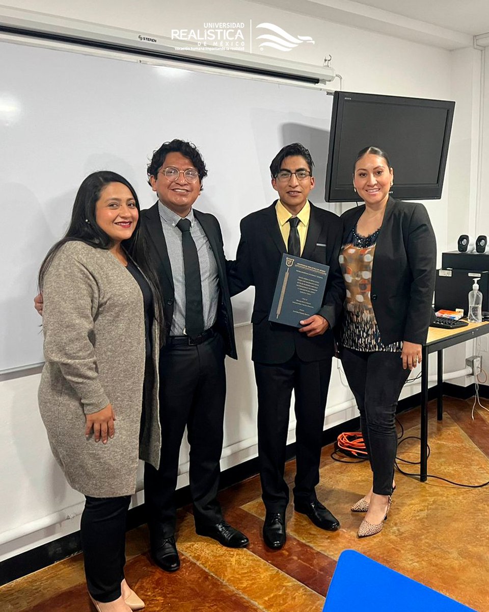 UniversidadURM's tweet photo. Felicitamos a nuestro egresado David Romero Efrén por haber presentado su examen profesional para obtener el grado de Licenciado en Medicina Veterinaria y Zootecnia. 🎓

¡Seguimos comprometidos con formar profesionales de éxito!

#OrgulloURM https://t.co/GLEbKm0Ukw