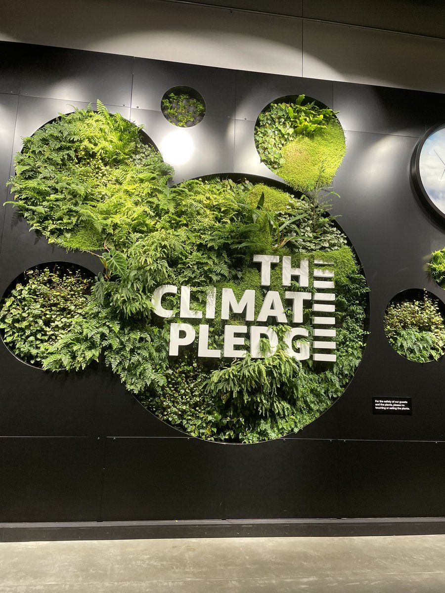 NBD just chillin in the VIP lounge <a href="/ClimateArena/">Climate Pledge Arena</a> @DTSchoolSeattle #cityaslab