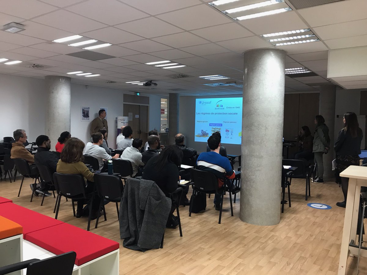 NadirBOUZEMBOUA's tweet photo. #Recrutement ce jour pour  l'@Urssaf_Aura organisé par @poleemploi_ara #Lyon Part Dieu. 

Les candidats sont venus en nombre pour des postes de télé conseillers offre de service H/F 🚀

Merci aux équipes et intervenants ! 

#TousMobilisés 
#mesévènementsemploi https://t.co/hBVxj35bYB
