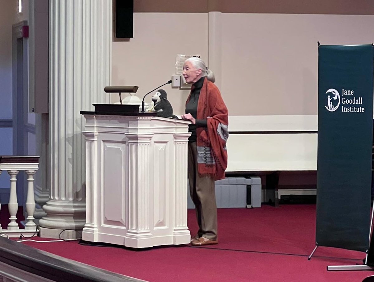 JaneGoodallInst's tweet photo. Dr. Goodall presented ‘Inspiring Hope through Action’ today @UofMaryland @bsosumd ! Her first time back on the road in the U.S. since beginning of the pandemic, 2022 was filled with hope! What inspires you to turn hope into action?

Presented with @UMDscience  #WheresJane https://t.co/MnuqlfLC6e