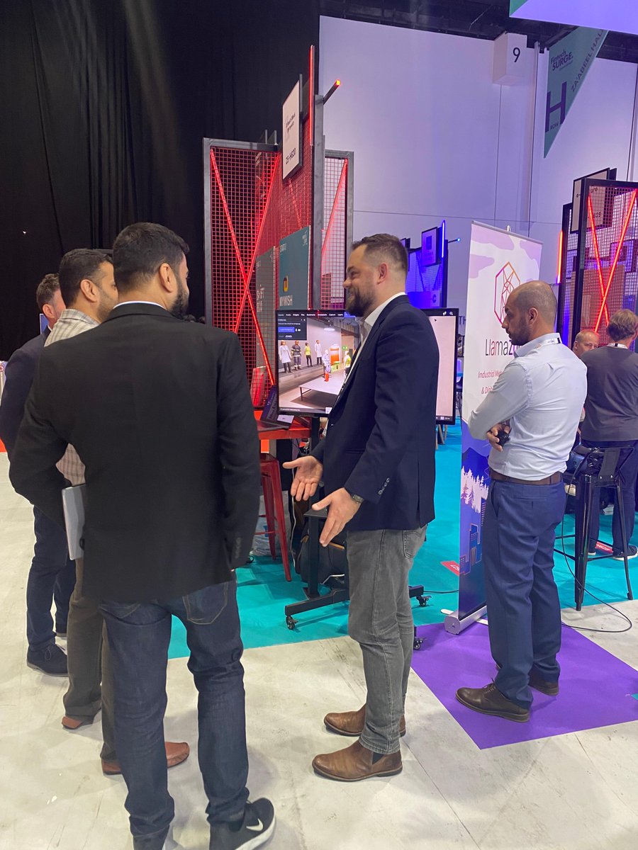 #GITEXGlobal The record of global participation in the 42nd GITEX edition reflects #Dubai's profile as a hub for innovation, knowledge sharing, enterprise and networking in the international technology industry.
#DigitalTwin
#Metaverse
#Technology
hubs.la/Q01pCfN30