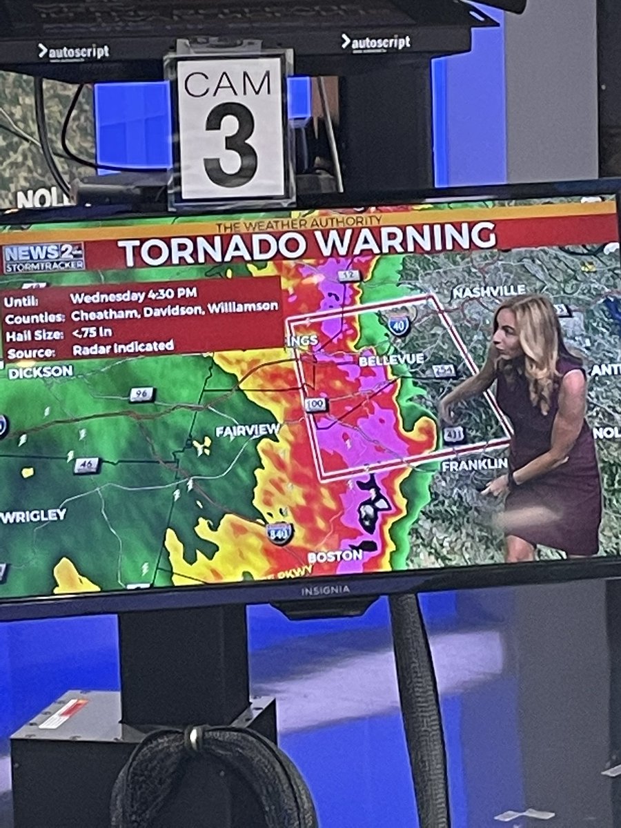 MarkKelly_News's tweet photo. Tornado Warning still posted for you in #Cheatham, Davidson, Williamson. @WKRN @DanielleBreezy https://t.co/kbPaHh8XBZ
