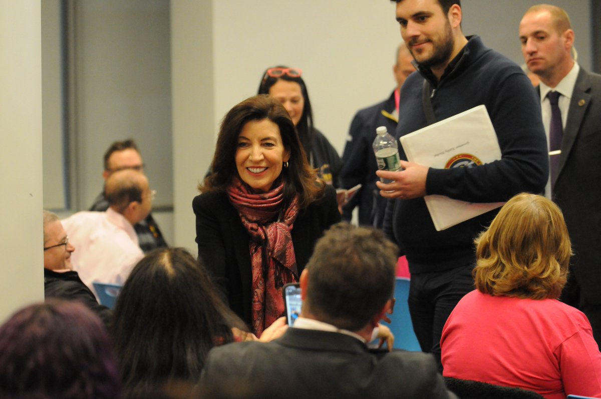 .<a href="/GovKathyHochul/">Governor Kathy Hochul</a> stopped by the UFT Delegate Assembly this afternoon to discuss the successful passage of the bill that will lower NYC class sizes, recruiting more teachers and funding public schools.