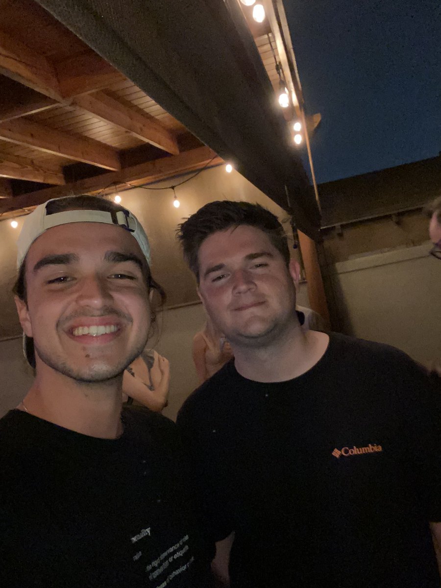 KeanuJTV's tweet image. Vlog coming soon #TwitchCon2022