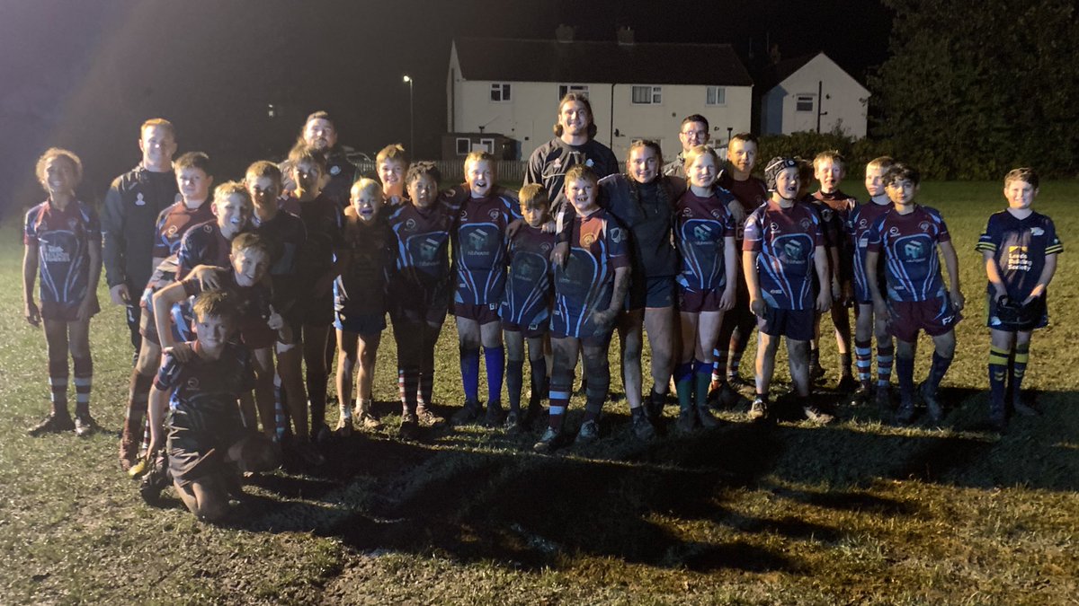 😊 A wonderful day in the #Leeds community today for the Irish Wolfhounds! 

This morning our players visited <a href="/StrawberryFPS/">Strawberry Fields PS</a> and then tonight they have taken part in a training session with <a href="/GuiseleyRangers/">Guiseley Rangers</a>! 

#IrelandRL • #RLWC2021
