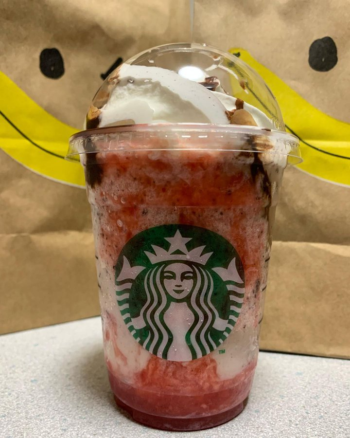 Spring4718's tweet image. The style of drinking sweets and doing your best 😁
Strawberries 🍓 are also delicious 😋

Melon coming soon 🍈🙌