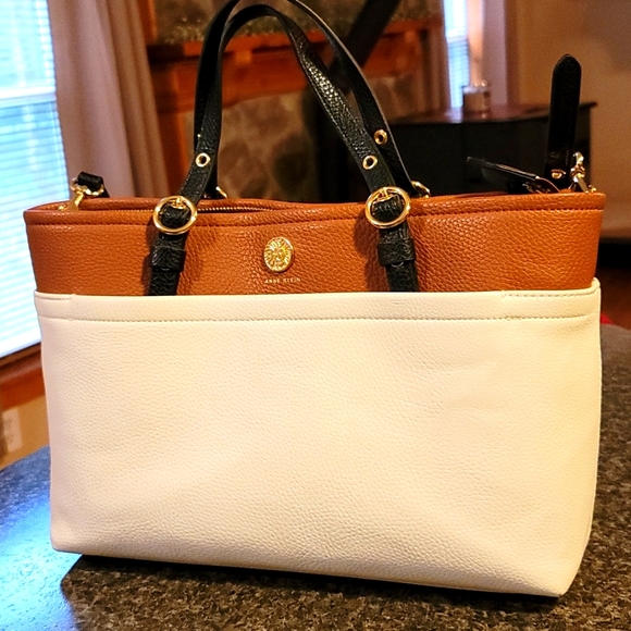 ResaleStl's tweet photo. So good I had to share! Check out all the items I'm loving on @Poshmarkapp #poshmark #fashion #style #shopmycloset #anneklein #tommyhilfiger #freepeople: https://t.co/UO7IqIYNA2 https://t.co/4L9XYY6nDY