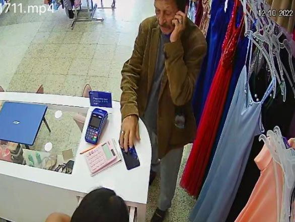 ANewsMX's tweet photo. #HILO | ¡TENGAN CUIDADO CON ESTE ESTAFADOR DE #ACAPULCO! 😡

Este sujeto estafó a la trabajadora de un local comercial del Centro en #Acapulco. https://t.co/RRLFquBYLk