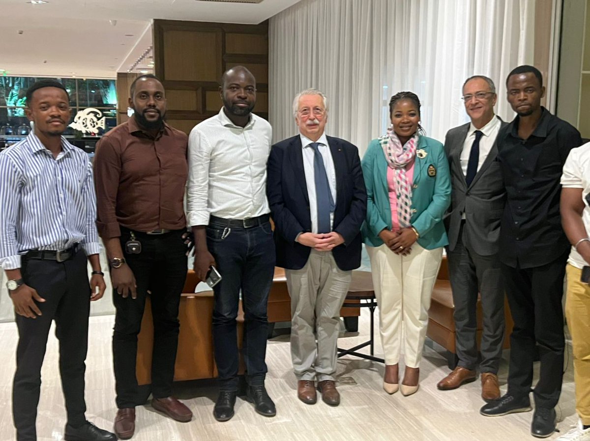 KatumbweYves's tweet photo. Bienvenue à la mission parlementaire belge dans le cadre de la poursuite de la signature du protocole d'accord entre nos deux parlements.🇨🇩🇧🇪

Avec une délégation conduite par le Min Président @andreflahaut et @ParlbruRachid président du parlement de la Région Bruxelles-capitale. https://t.co/e6yHjvqeSf