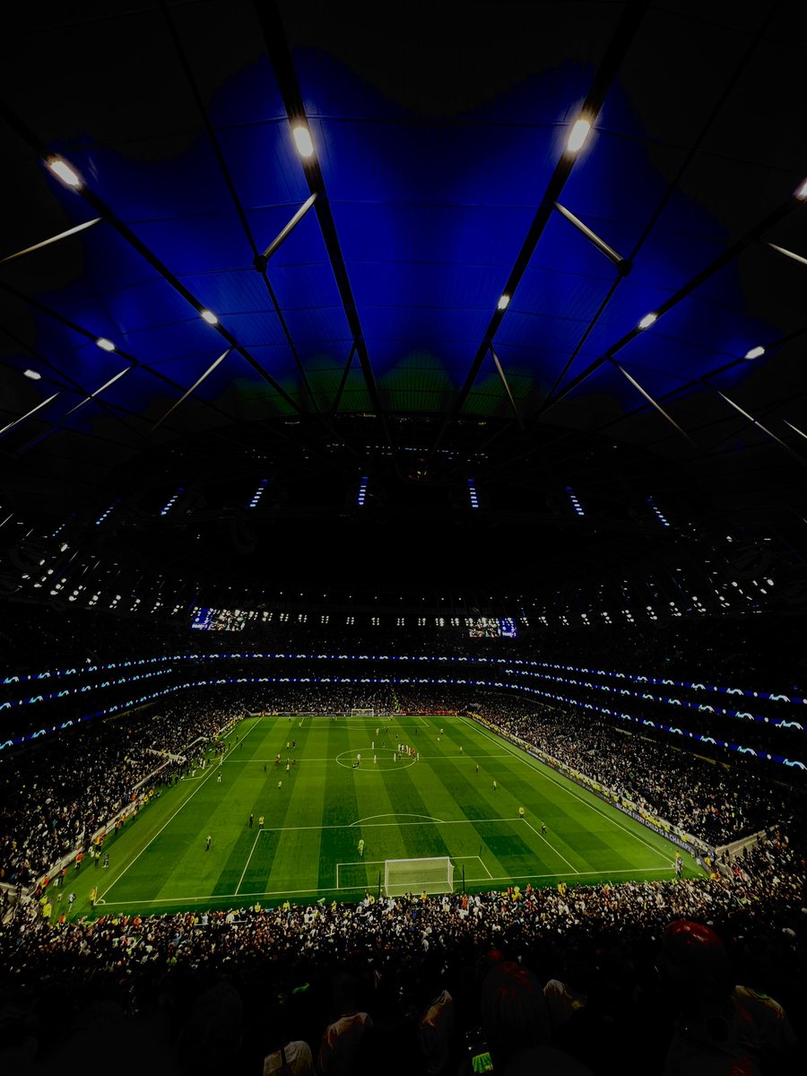 Has_THFC's tweet photo. Here’s a few quick photos from todays game from my phone. Shame I didn’t have my professional camera with me. Such a great game and a beautiful atmosphere! Met some lovely people in the south stand as well! #COYS #THFC @SpursOfficial https://t.co/V26Q4UHj03