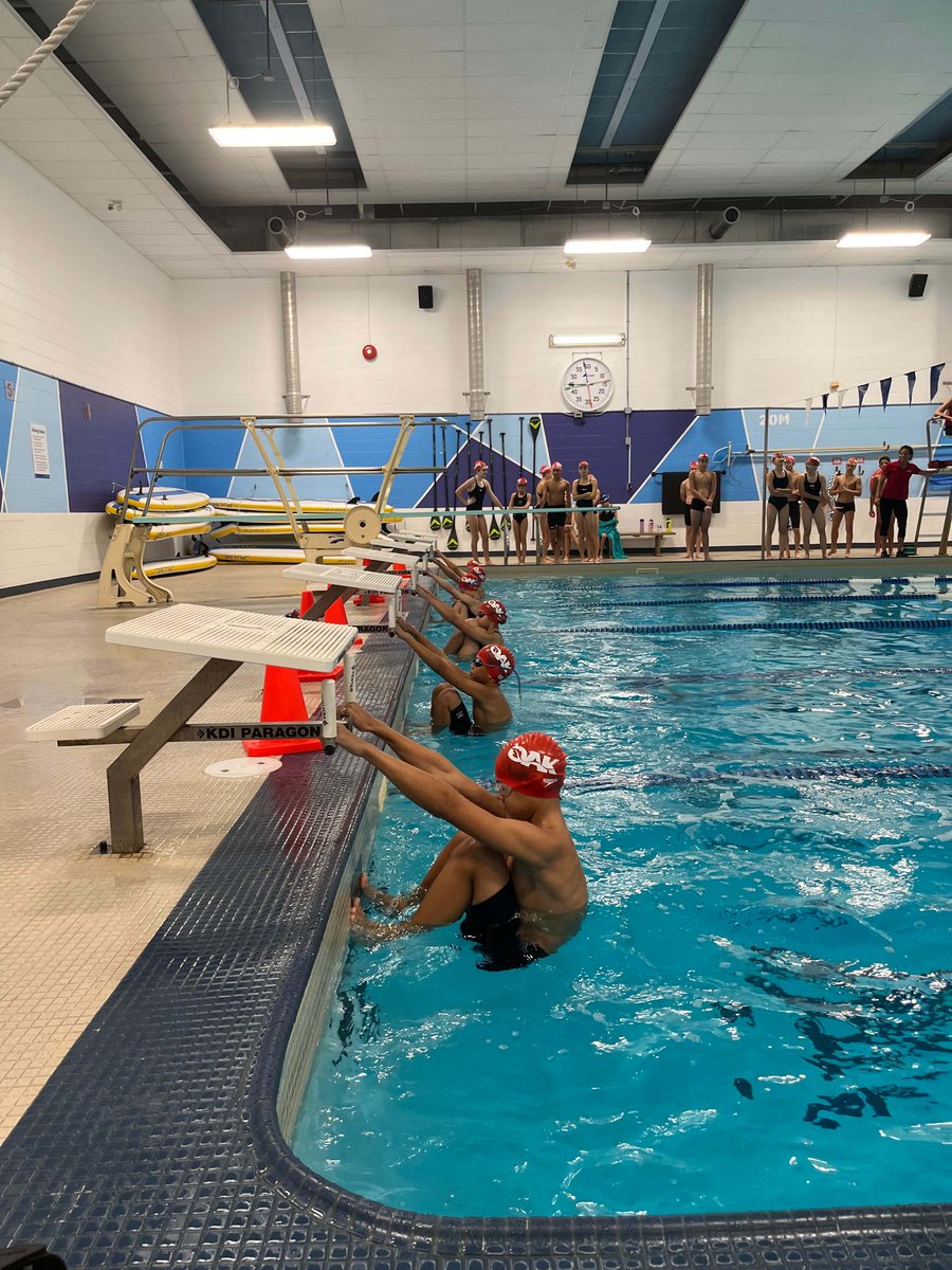 oak_aquatic's tweet photo. Ready to start the Performance 2 and 3 special combo practice 🏊♀️🏊♂️ #GoOAK #BuiltOAKTough #oakville https://t.co/J6cKlFgBIA